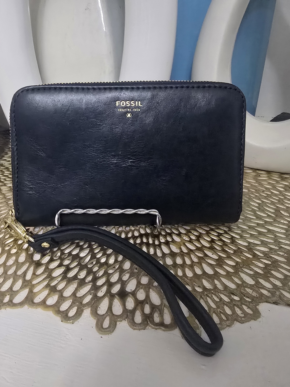 Fossil Black Leather Zip-Around Wristlet with Gold Logo